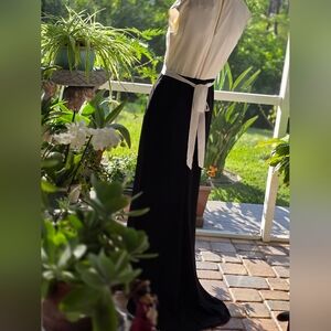 Vintage Romatic  Badgley Mischka Collection Black & White Silk Gown